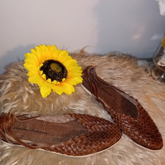 Tommy Bahama Huarache Flats - Picture 2 of 4